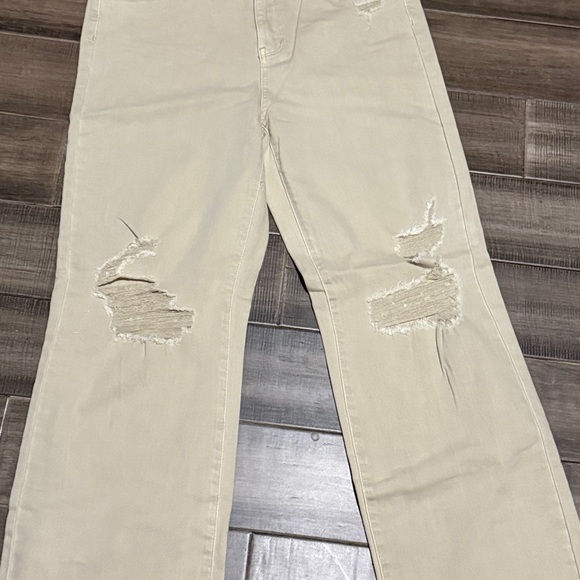 New Judy Blue Sandy Toes High Rise Ivory
Distressed 90's Straight Leg - Picture 4 of 13